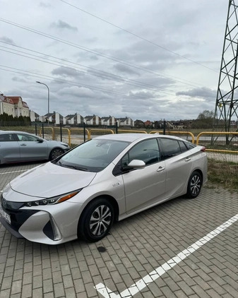 Toyota Prius cena 110700 przebieg: 107000, rok produkcji 2020 z Gdańsk małe 154